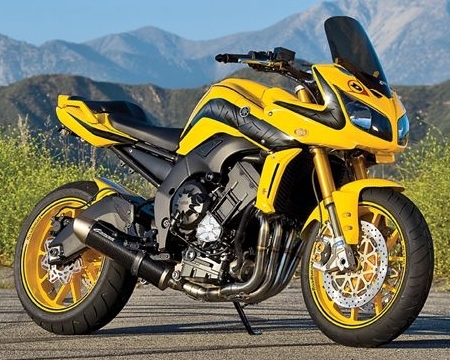 Jedinečná Yamaha FZ1 Fazer.